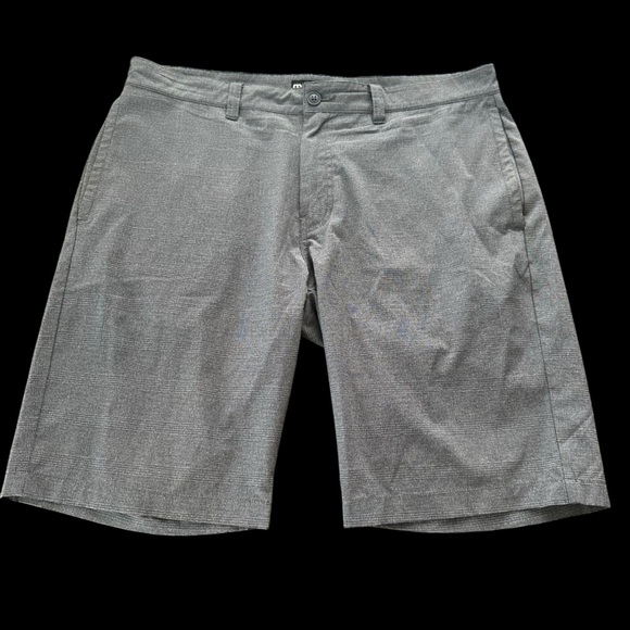 Travis Matthew size 36 Waist Gray Plaid Pattern Golf Shorts 11” Inseam - Picture 1 of 5